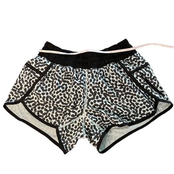 LULULEMON WOMENS ATHLETIC TRACKER III ACE SPOT SHORTS SIZE 6 - Picture 5 of 10